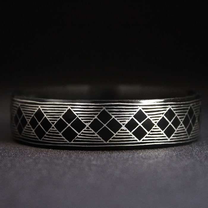 Bidriware Silver Inlay Rhombus Bangle (Single)