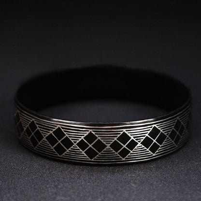 Bidriware Silver Inlay Rhombus Bangle (Single)