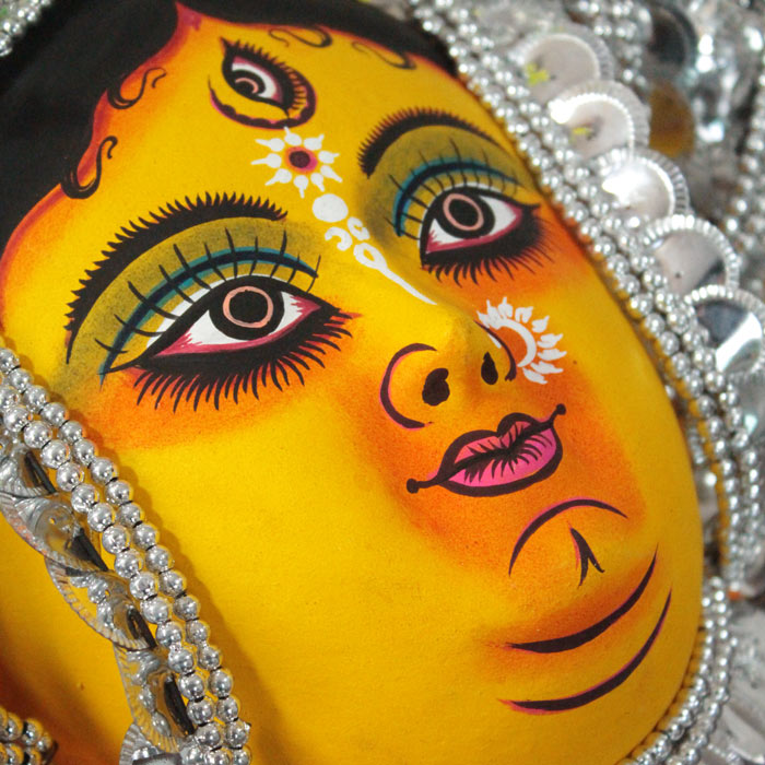 Purulia Chhau Mask – Silver Devi Leaf Design (1.3 Ft)